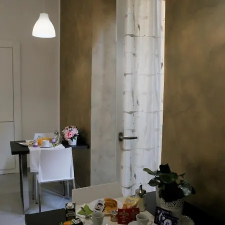 Capitelli Couette-café Naples